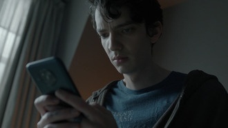 Свежий трейлер сериала «Все совпадения неслучайны» от Дэвида Финчера