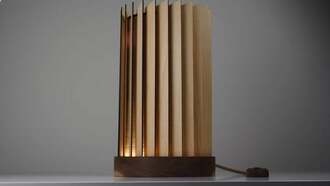 ПК в форме лампы не только мощный, но и освещает стол