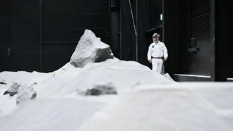 Прогулка по Луне в Кельне: европейский симулятор лунной жизни