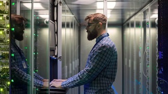 HPE представляет первую в отрасли архитектуру жидкостного охлаждения без вентиляторов