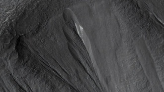 Может ли жизнь существовать подо льдом Марса? Исследование предлагает возможности