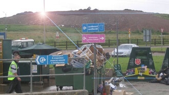 Мужчина, потерявший биткоины, подал в суд на власти из-за свалки