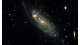 Наблюдения изучают свойства гигантской спиральной галактики UGC 2885