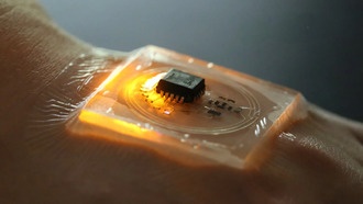 Исследовательская группа использует человеческое тело для питания носимых устройств