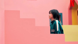 Netflix представил новый постер и кадры второго сезона сериала «Игра в кальмара»