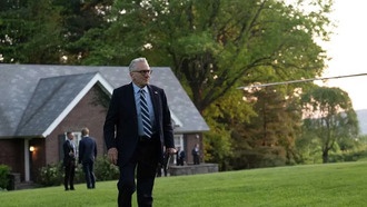 Появились первые кадры нового сериала Netflix с Робертом Де Ниро