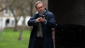 Первые фото Чарли Ханнэма в образе Эда Гейна