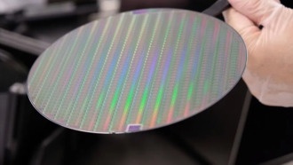 Новые ограничения США ударят по китайским компаниям по производству микросхем