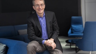 Гендиректор Intel Пэт Гелсингер уходит в отставку, его заменят два директора