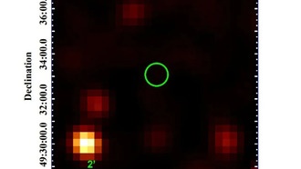 Две яркие вспышки, обнаруженные в результате близлежащего приливного срыва