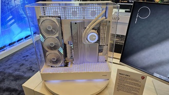 MSI демонстрирует панорамный ПК без кабелей на выставке CES 2025