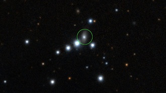 Астрономы обнаружили беспрецедентные особенности на краю активной черной дыры