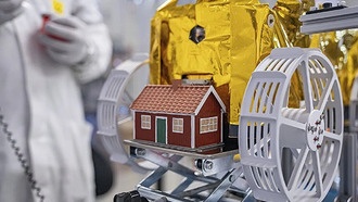 Модель дома шведского художника вскоре может обрести постоянное пристанище на Луне