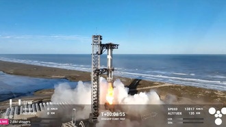SpaceX снова ловит ускоритель Starship, но верхняя ступень взрывается