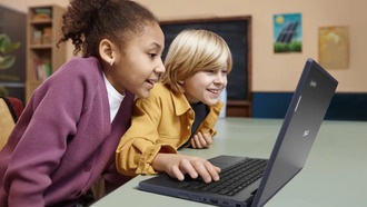 ASUS представляет образовательные ноутбуки нового поколения на выставке BETT 2025