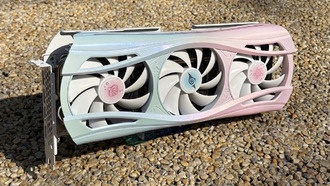 Yeston выводит свою модель Radeon RX 9070 XT Sakura Atlantis на открытый воздух