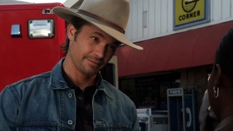 Тимоти Олифант присоединился к актёрскому составу сериала, в котором снимается Аня Тейлор-Джой