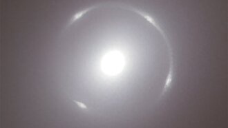 Евклид обнаруживает потрясающее кольцо Эйнштейна