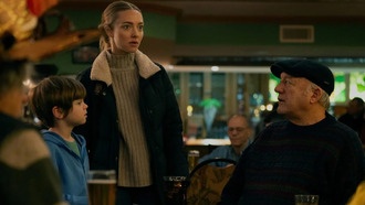 Криминальный сериал «Алая река» с Амандой Сайфред: Peacock представил трейлер