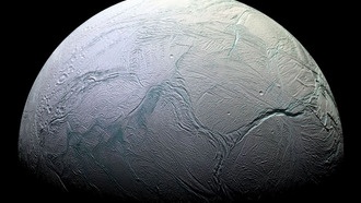 Гейзеры на ледяном спутнике Сатурна Энцеладе могут образовываться из «мягкой зоны»