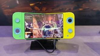 Samsung показала прототип складной игровой консоли