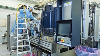 Китайские учёные разрабатывают новые лазеры для производства чипов