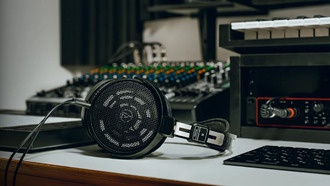 Audio-Technica выпустила наушники ATH-R30x