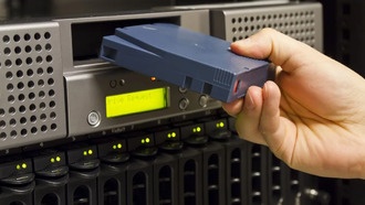 США отказывается от хранения данных на магнитных лентах