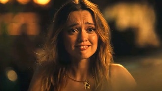 Эйми Лу Вуд против пародии «Белого лотоса» в SNL