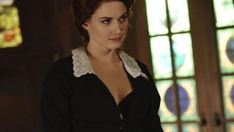 Модель сыграла Мойру ОʼХару из «Американской истории ужасов»