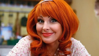 Актриса преобразилась в запоминающуюся Дашу Букину из сериала «Счастливы вместе»