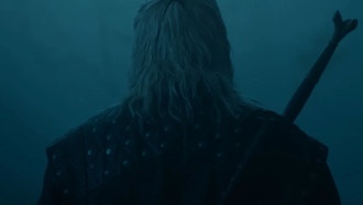 Лиам Хемсворт в хорошем настроении на съёмках «Ведьмака»