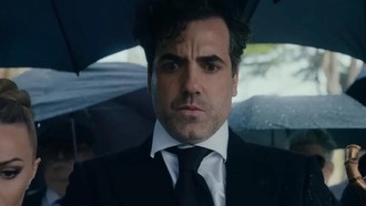 Актёр из «Джентльменов» снимется вместе с Кэтрин Зетой-Джонс в сериале «Убить Джеки» для Prime Video