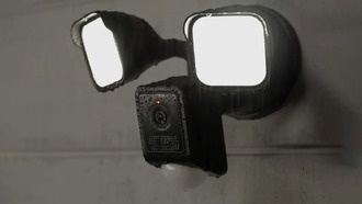 Wyze получает счет на тариф в размере 255 тыс. долларов за прожекторы стоимостью 167 тыс. долларов