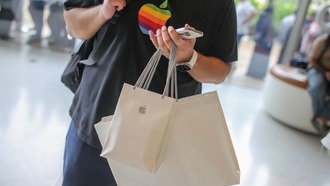 Apple оценила дополнительные расходы из-за пошлин в $900 млн за квартал