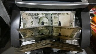 Трейдеры следят за переговорами США и Индии: какие отрасли в фокусе