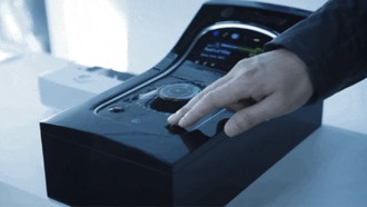 LG представила растягиваемые OLED-экраны для автомобилей