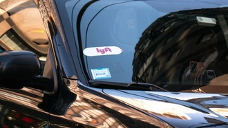 Lyft превзошла ожидания по бронированию и расширила программу выкупа акций