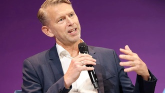 Экс-глава Northvolt привлек инвестиции для стартапа в сфере ИИ для производства