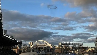 В небе над США появился загадочный черный круг: местные жители в шоке