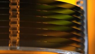 Трейдеры массово продали ETF на полупроводники перед ростом на 24%