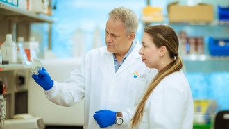 Учёные обнаружили 26 новых видов бактерий в чистых комнатах NASA, способных выживать в космосе