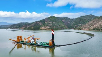 Китай ввел в эксплуатацию первый разборный плавучий комплекс для очистки водоемов