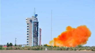 Китай успешно вывел на орбиту 12 спутников «Трехтельного вычисления»