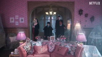 Netflix показала закулисье второго сезона «Уэнсдэй» и представила новых актёров