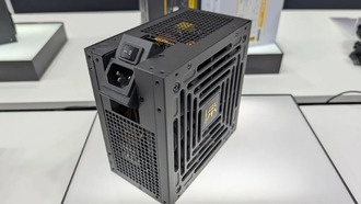 Wizmax на Computex 2025: блоки питания с гибким разъемом, корпуса Aurora и компактные клавиатуры Calux TKL