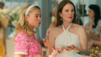 На Netflix вышел мини-сериал «Сирены» с Джулианной Мур и Милли Олкок