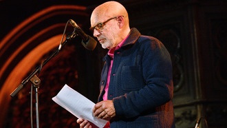 Брайан Ино призвал Microsoft разорвать сотрудничество с Израилем