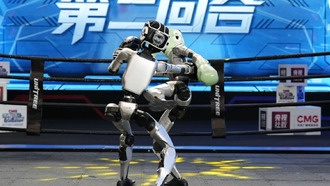 Китай провел первый в мире турнир по кикбоксингу среди роботов