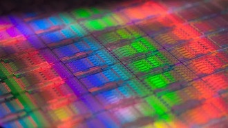 Huawei развивает китайского поставщика химикатов для полупроводников, чтобы создать полную цепочку ключевых материалов для чипов